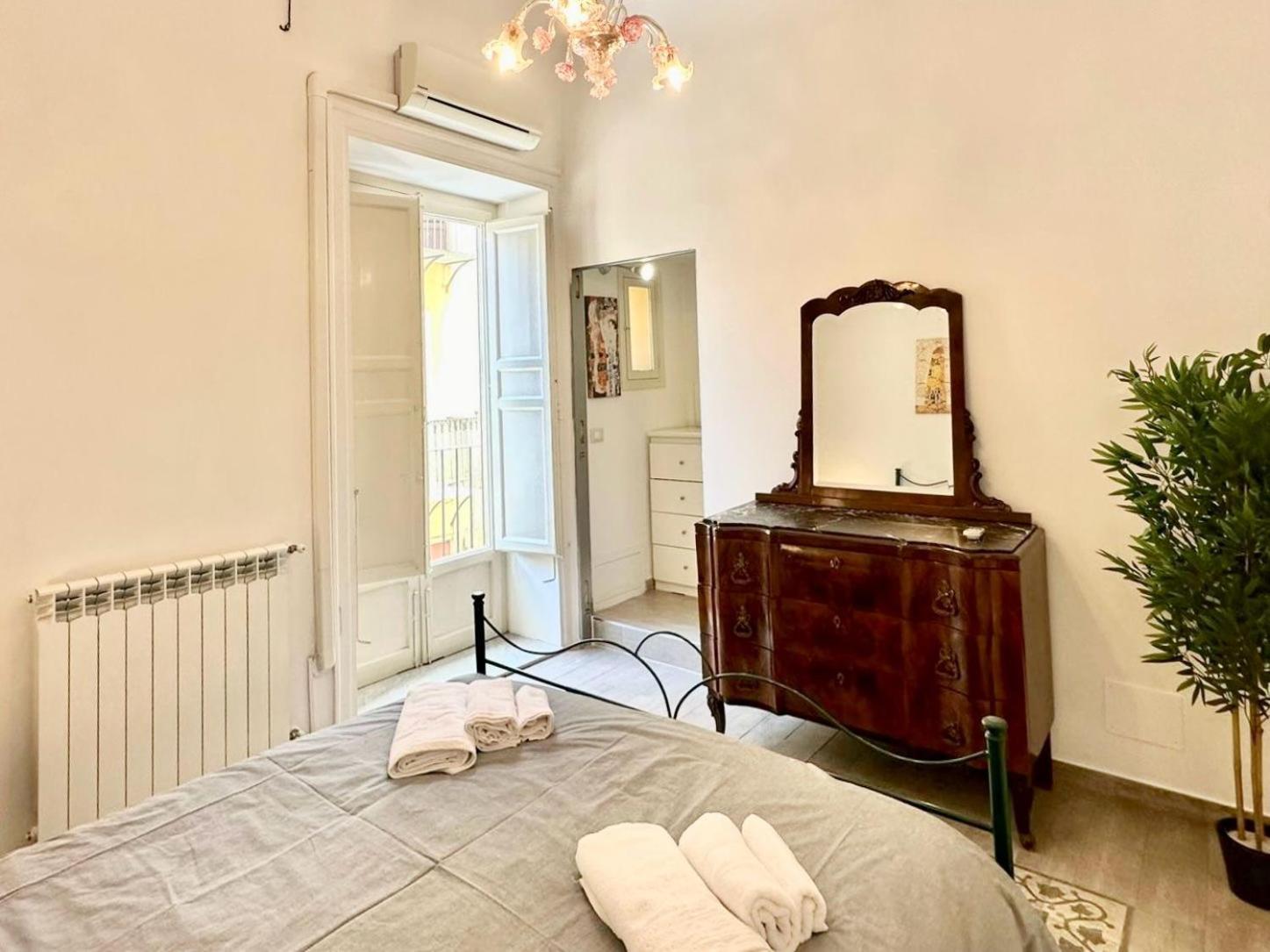 Residenza Cattedrale Apartment Palermo Luaran gambar